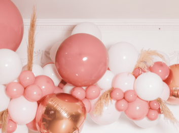 Pink, white and gold balloon arch